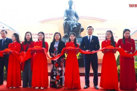 Đại thi hào Nguyễn Du - Di sản ngàn năm còn sống động