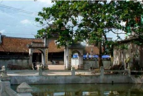 Đại diện cho văn hóa cộng đồng làng xã Việt Nam: đình làng hay nhà văn hóa thôn?
