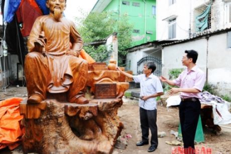 Người 'tìm trầm tạc tượng' cụ Nguyễn Du