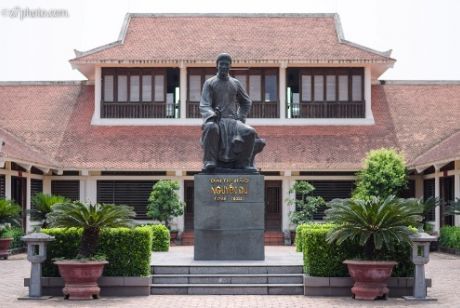 Nhà Đại thi hào dân tộc danh nhân văn hoá thế giới Nguyễn Du